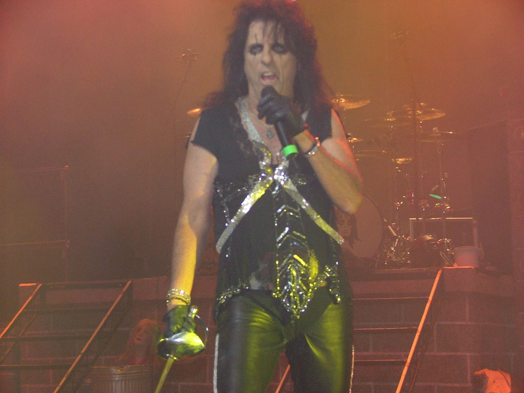 alice-2-050630-07.jpg