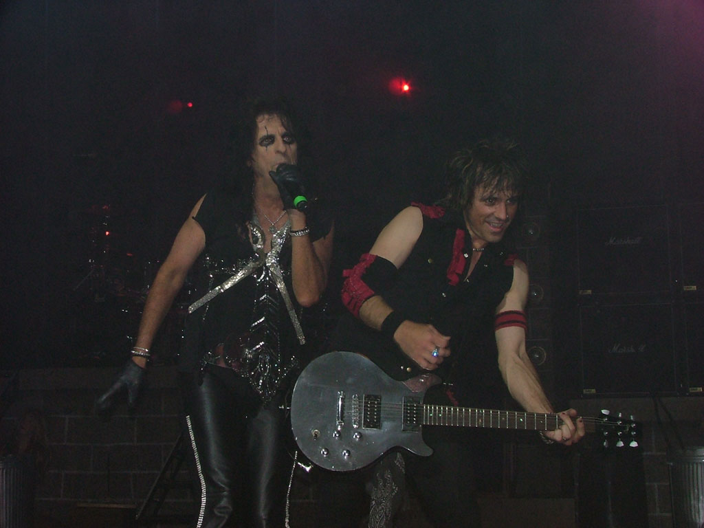 alice-2-050630-08.jpg