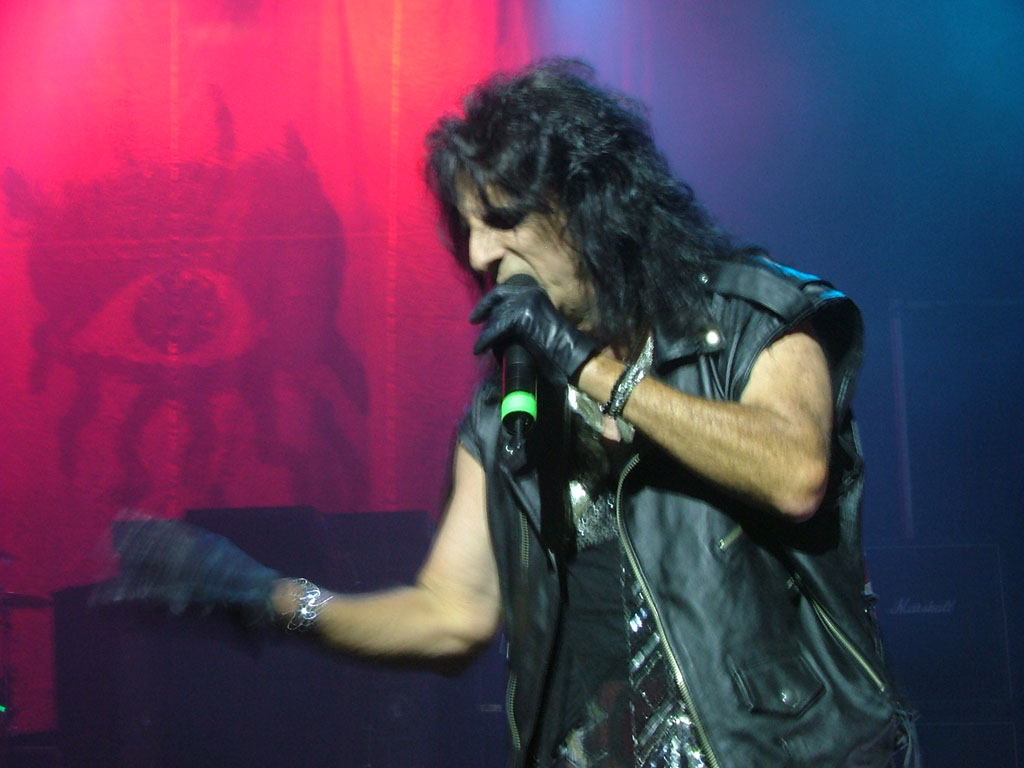 alice-2-050630-10.jpg