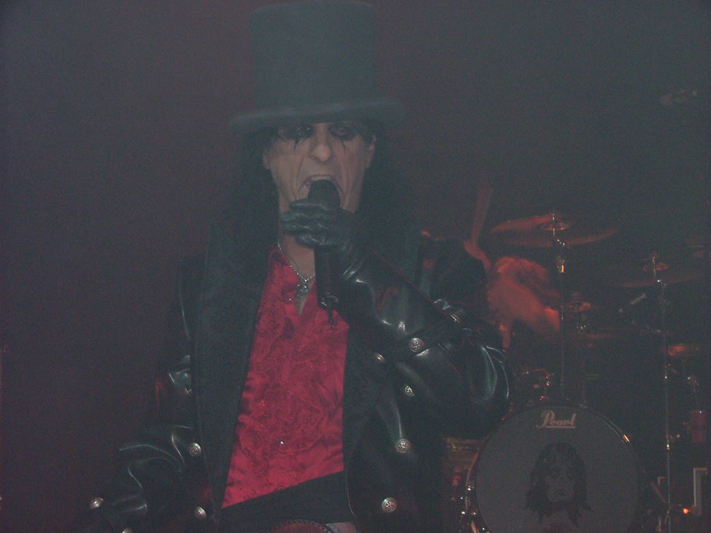 alice-2-050630-15.jpg