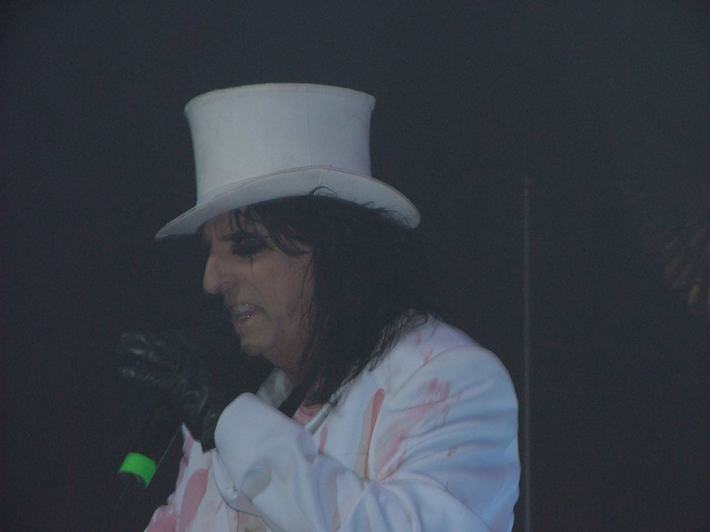 alice-2-050630-22.jpg