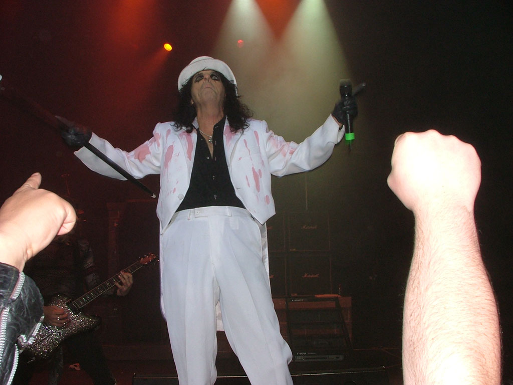 alice-2-050630-23.jpg